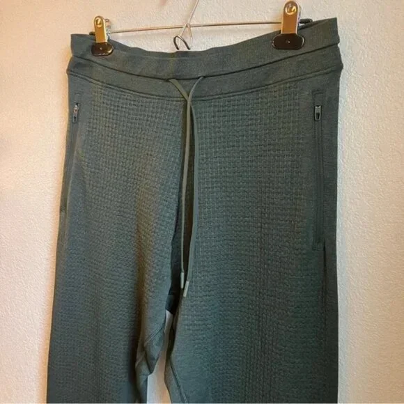 Lululemon Green Engineered Warmth Joggers - Picture 10 of 10